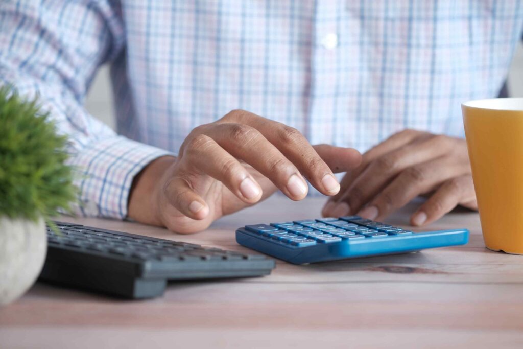tax culcalating-towfiqu-barbhuiya-JhevWHCbVyw-unsplash1