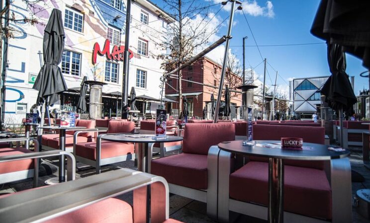 cafe outdoor dining sofas, MAD CLUB Switzerland